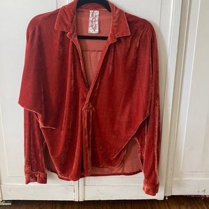 Sadie+ Sage Orange Velvet v-neck Blouse size Small